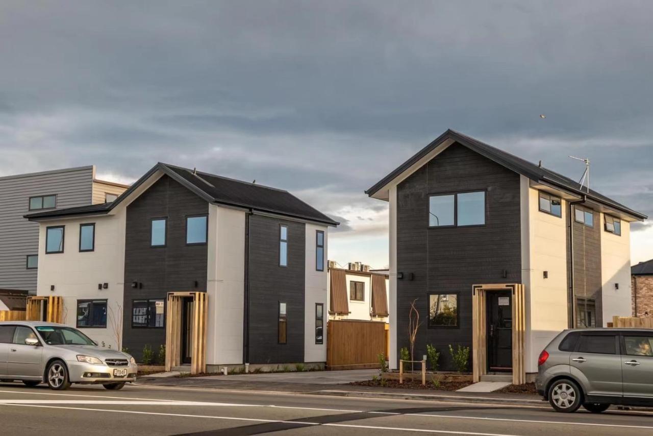 Close To Arena And One Kilometer From Railway Station Onsite Ev Car Park Christchurch Bagian luar foto