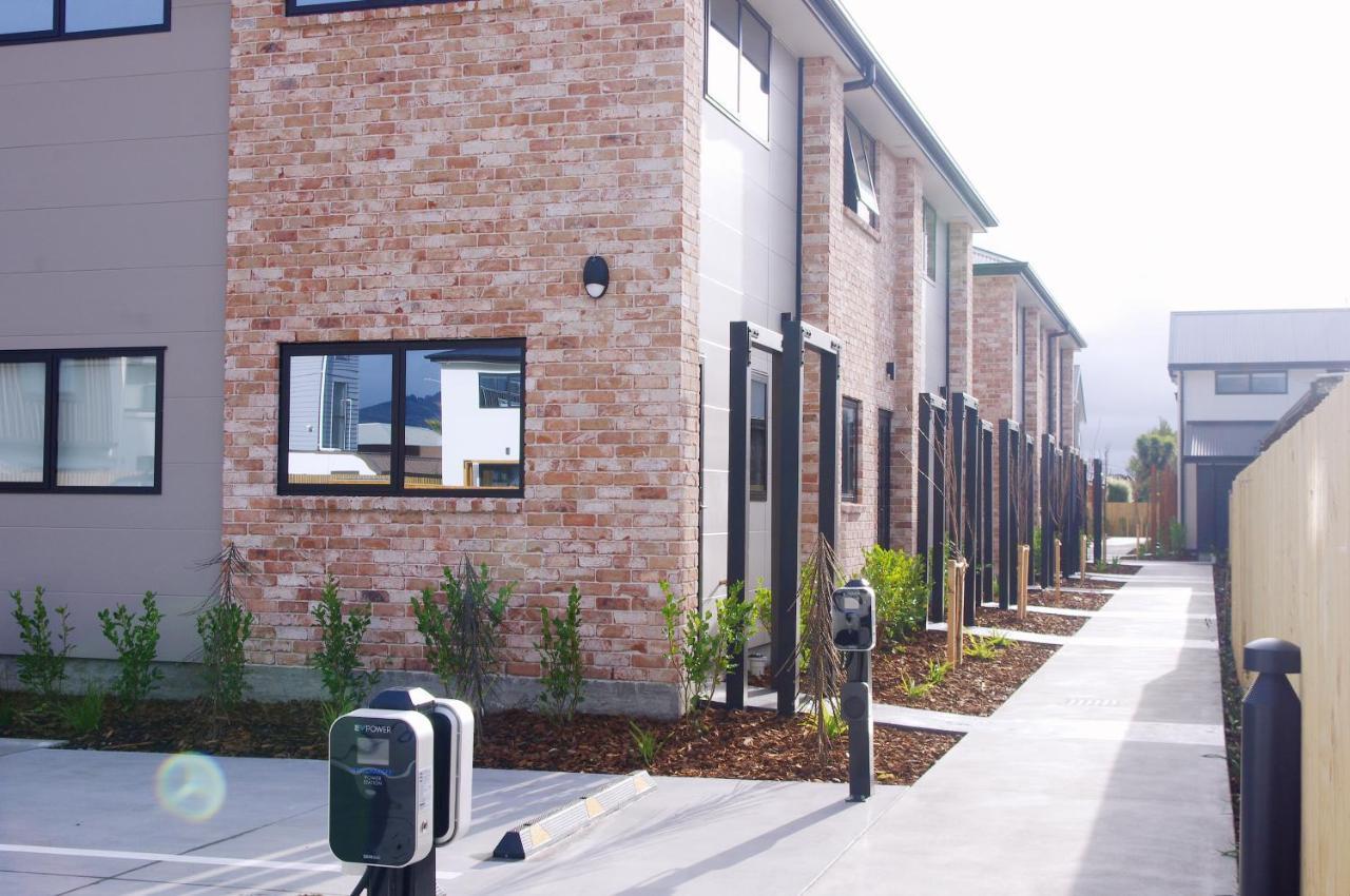 Close To Arena And One Kilometer From Railway Station Onsite Ev Car Park Christchurch Bagian luar foto