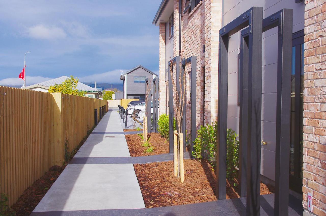 Close To Arena And One Kilometer From Railway Station Onsite Ev Car Park Christchurch Bagian luar foto